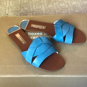 Gorgeous Zara blue leather sandals 🌴